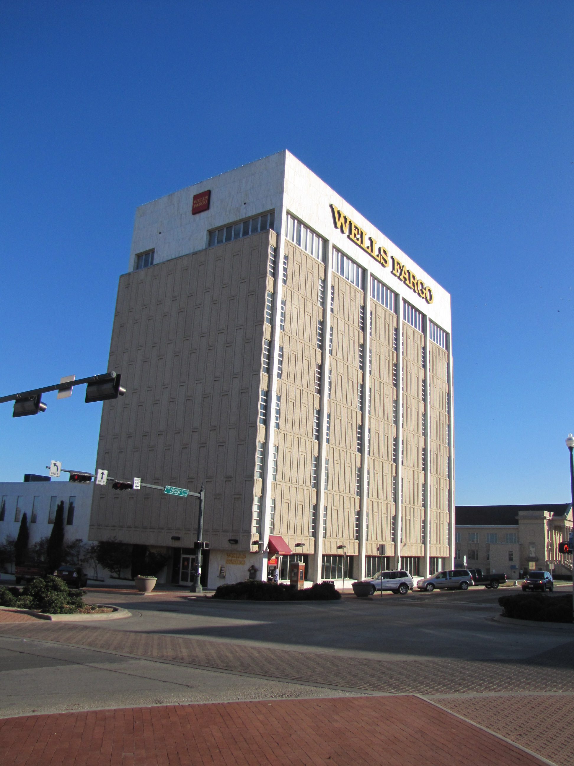 Information about "IMG_1586.JPG" on wells fargo Denton LocalWiki